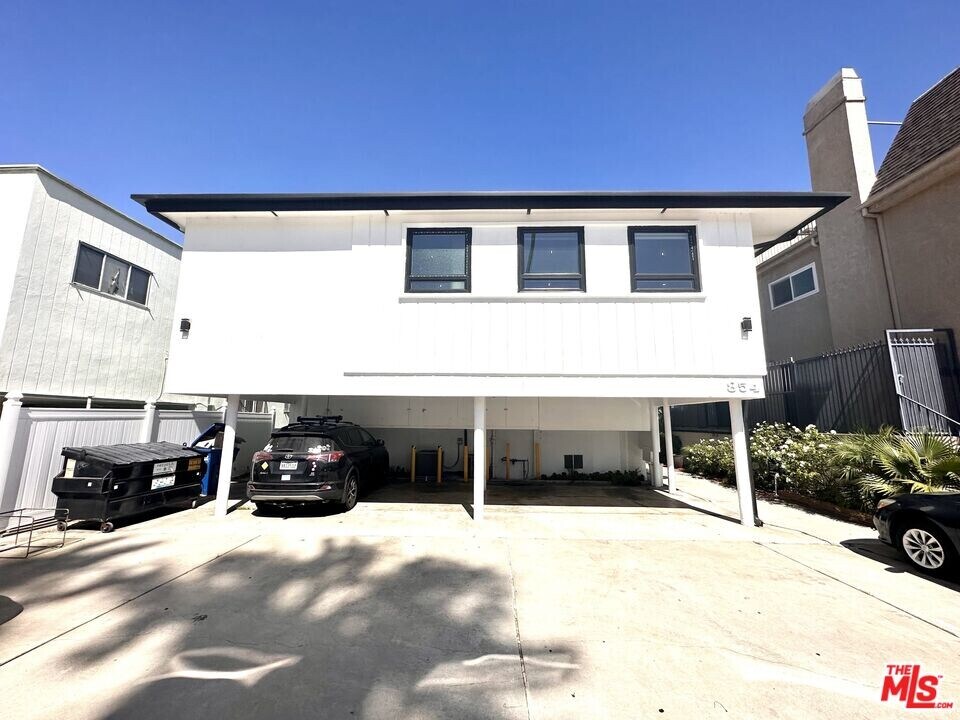 854 S Sherbourne Dr in Los Angeles, CA - Foto de edificio