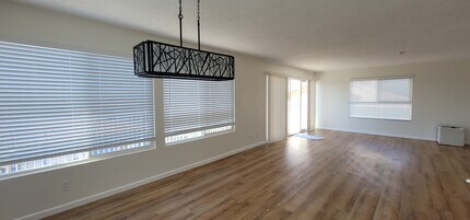 623 N Juanita Ave, Unit 3 in Redondo Beach, CA - Foto de edificio - Building Photo