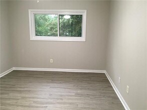 2347 Newnan St-Unit -F4 in East Point, GA - Building Photo - Building Photo