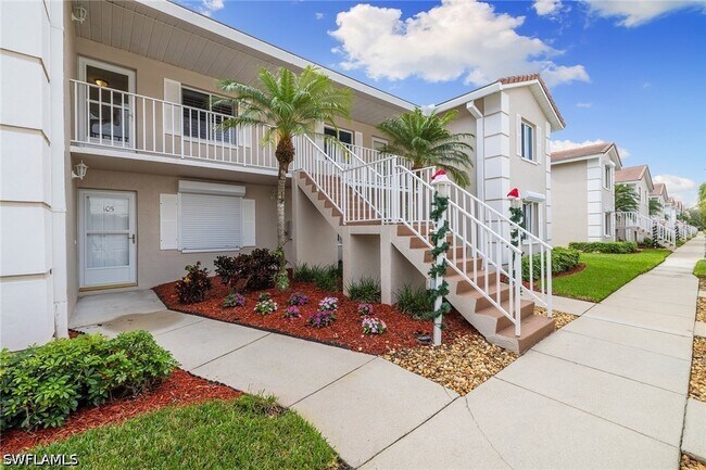 6900 Dennis Cir