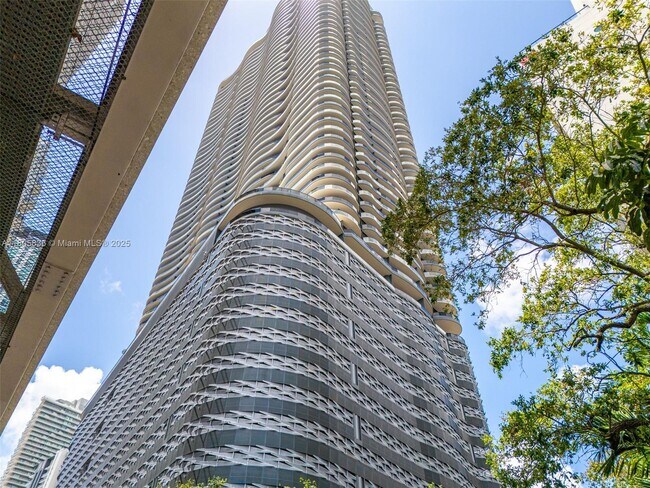1000 Brickell Plz, Unit 2709 in Miami, FL - Building Photo - Building Photo