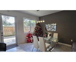 1002 NW 208th Terrace in Miami Gardens, FL - Building Photo - Building Photo