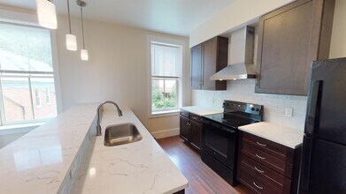 105 Peete St, Unit 5 Cologne in Cincinnati, OH - Foto de edificio - Building Photo