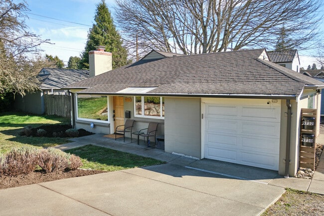 9734 Dibble Ave NW in Seattle, WA - Building Photo - Building Photo