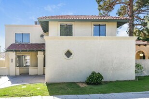 221 E Kroll Dr in Gilbert, AZ - Building Photo