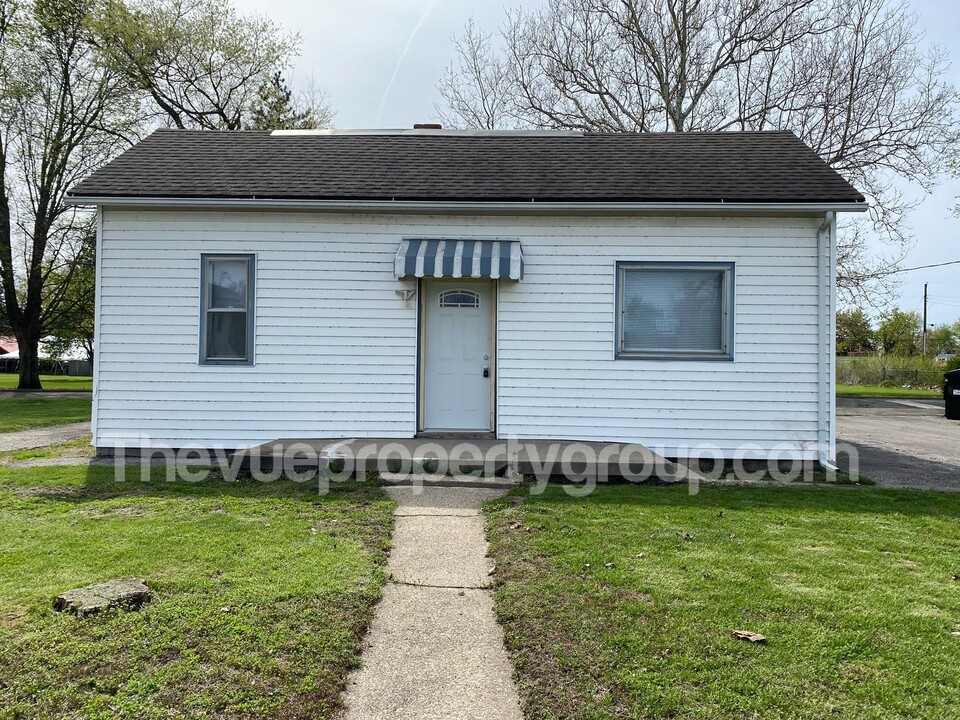 1704 Lafayette Ave in Terre Haute, IN - Building Photo