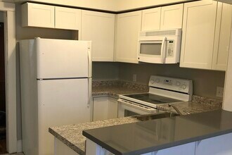 1048 37th St, Unit #1 in Des Moines, IA - Building Photo - Building Photo
