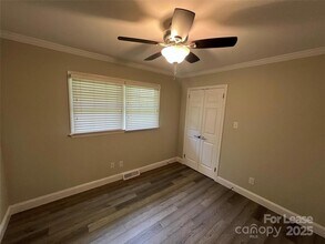 104 Secrest Ave in Belmont, NC - Foto de edificio - Building Photo