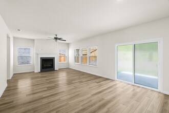 Room in House on Richmond Trl in Fairburn, GA - Building Photo - Building Photo
