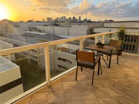 1819 SE 17th St in Fort Lauderdale, FL - Building Photo