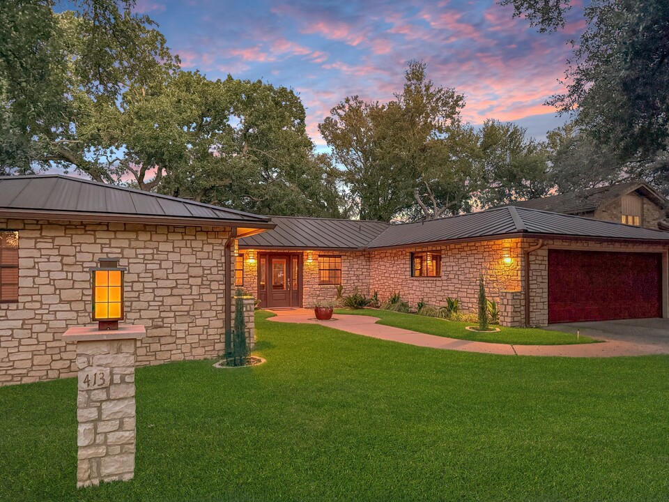 413 Silver Spur in Horseshoe Bay, TX - Building Photo