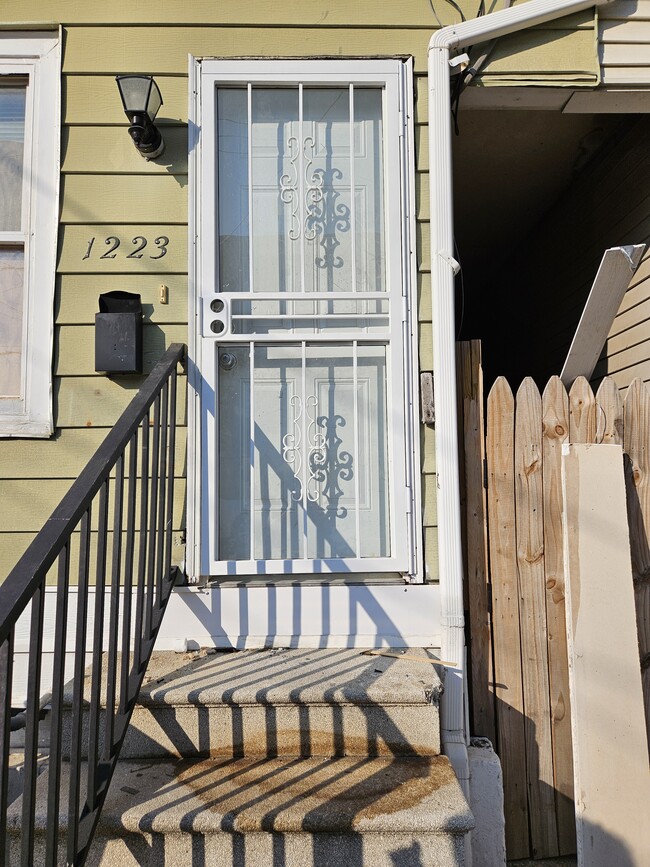 property at 1223 Lobdell St.