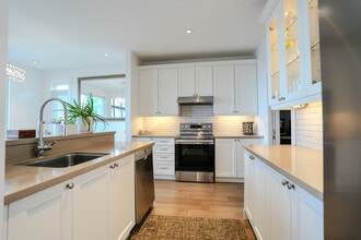 50 Waterfront Cir in Collingwood, ON - Building Photo - Building Photo