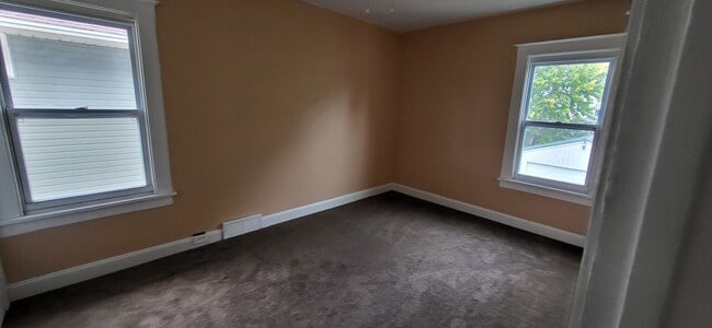 281 Crestwood Ave, Unit Upper Unit in Buffalo, NY - Building Photo - Building Photo