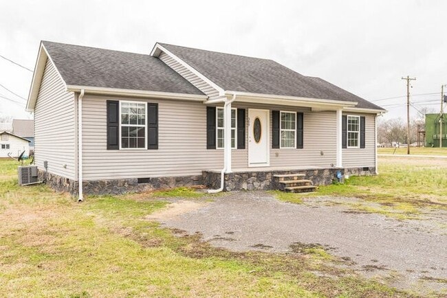 309 N College St in Tullahoma, TN - Building Photo - Building Photo