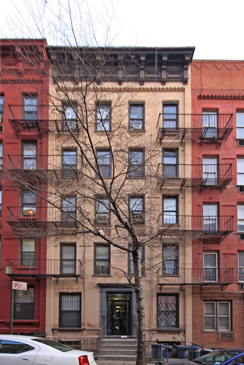 225 E 89th St in New York, NY - Building Photo