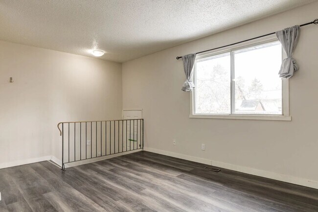 Spruce View Apartments in Camrose, AB - Building Photo - Building Photo