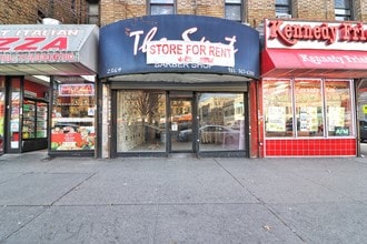 2359 Grand Concourse in Bronx, NY - Foto de edificio - Building Photo