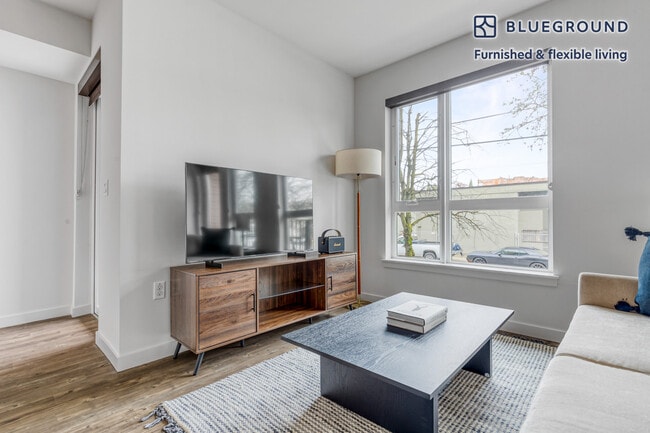 5555 14th Ave NW in Seattle, WA - Building Photo - Building Photo