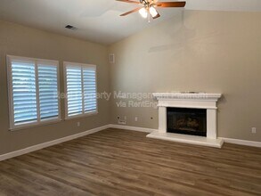 2927 E Solar Ave in Fresno, CA - Building Photo - Building Photo