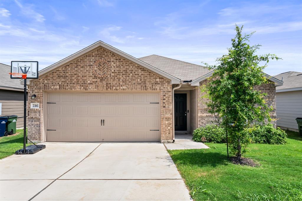 216 Wincanton Ln in Jarrell, TX - Building Photo