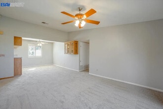 2055 Sierra Rd, Unit 111 in Concord, CA - Foto de edificio - Building Photo