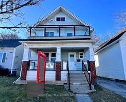 16 Nassau St in Oshawa, ON - Building Photo