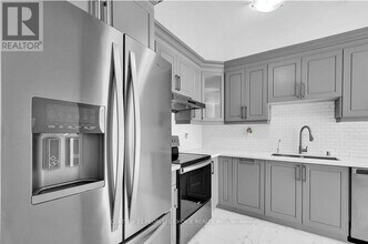 104 Larkspur Rd in Brampton, ON - Building Photo - Building Photo