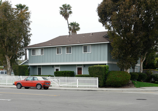 1121-1123 Peninsula St in Ventura, CA - Building Photo - Building Photo