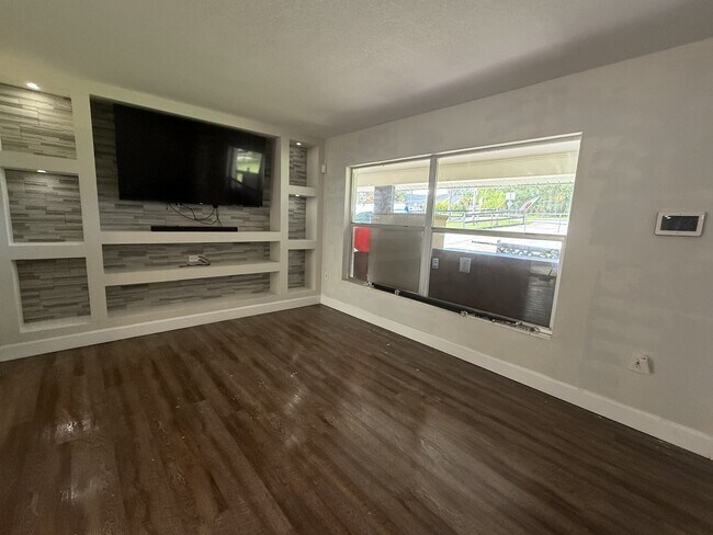 2304 Country Club Rd in Eustis, FL - Building Photo - Building Photo