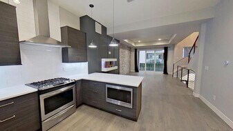 7871 W 51st Ave in Arvada, CO - Building Photo