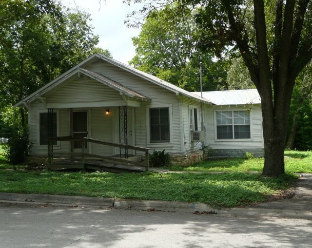 104 Eastwood St