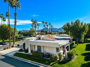 255 Vía Rengo in Palm Desert, CA - Building Photo - Building Photo