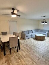10621 Oak Crest Dr in Jacksonville, FL - Building Photo - Building Photo