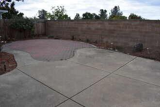 214 Oxburough Dr in Folsom, CA - Building Photo - Building Photo