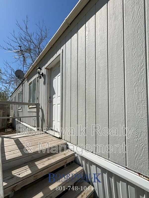 155 W State St in Lehi, UT - Foto de edificio - Building Photo