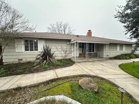 2455 Sandringham Rd in Sacramento, CA - Building Photo