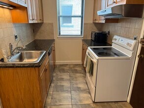 313 Summit Ave, Unit 5 in Boston, MA - Building Photo - Building Photo