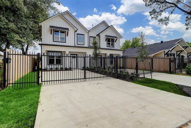 9306 E Avenue L in Houston, TX - Building Photo - Building Photo