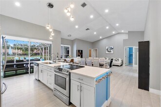 9251 NW 42nd Ct in Coral Springs, FL - Building Photo - Building Photo