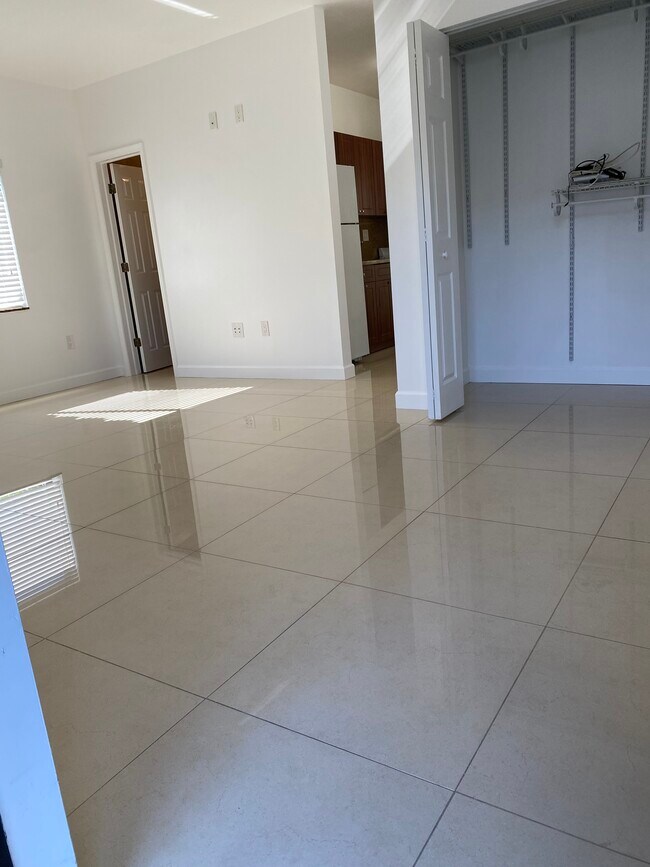 4752 SW 2nd Ter in Coral Gables, FL - Foto de edificio - Building Photo