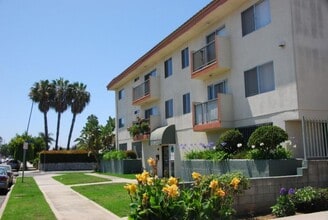 3671 Veteran Avenue, in Los Angeles, CA - Foto de edificio - Building Photo