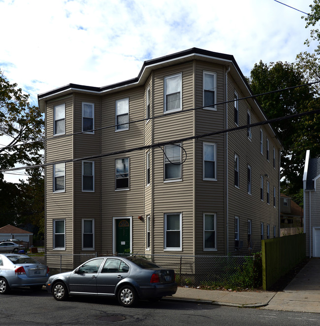 532 Douglas Ave in Providence, RI - Building Photo - Building Photo