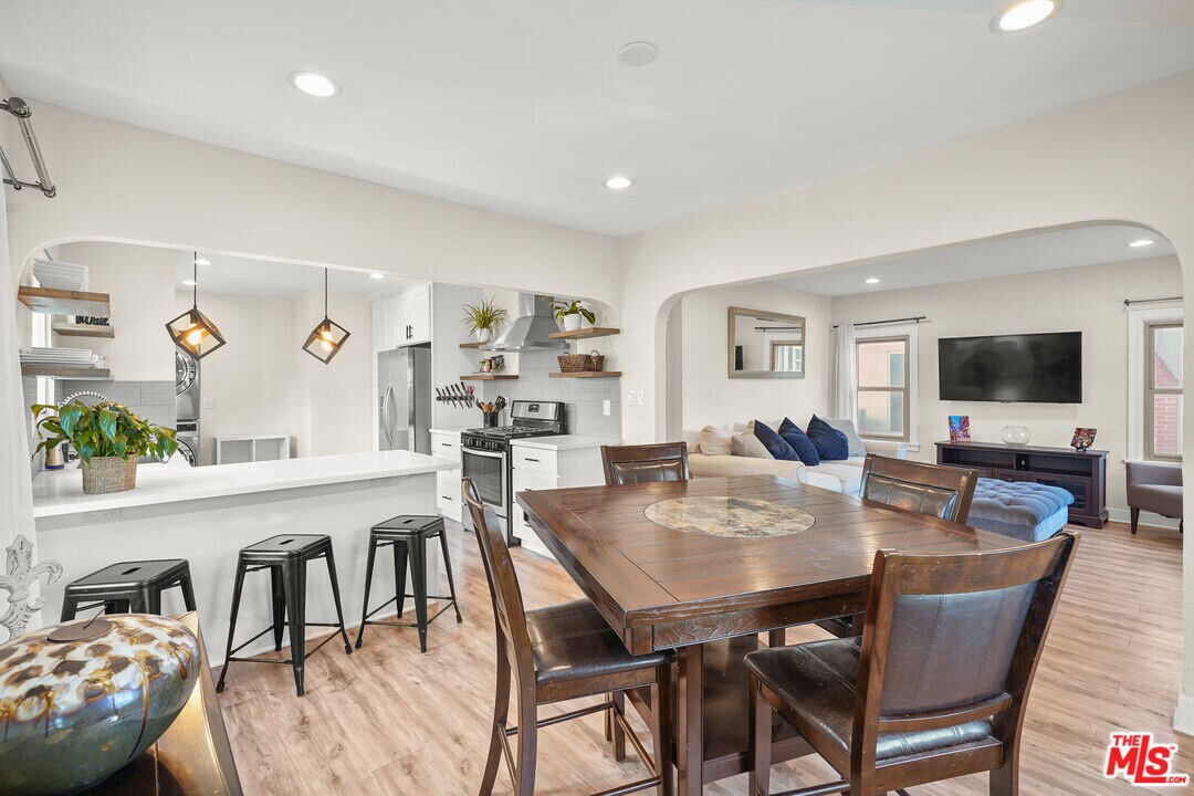 1828 W 84th St in Los Angeles, CA - Building Photo