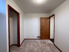 184 Pennsylvania Ave in Clairton, PA - Foto de edificio - Building Photo