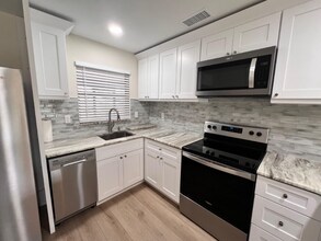7020 Wentworth Way in New Port Richey, FL - Building Photo - Building Photo