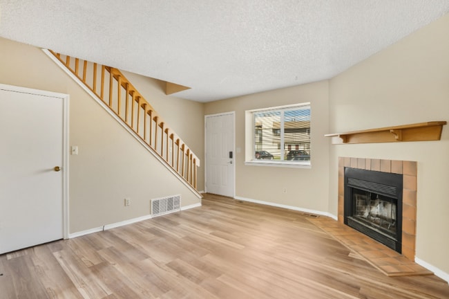 1335 Soaring Eagle Dr in Colorado Springs, CO - Foto de edificio - Building Photo