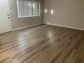 1715 Magnolia Way in Antioch, CA - Building Photo - Building Photo