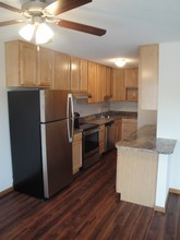 Minnetonka Blvd Apartments in St. Louis Park, MN - Building Photo - Building Photo