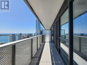 55-4555 Cooper St in Toronto, ON - Building Photo - Building Photo